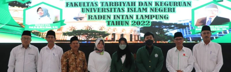 Pelepasan peserta PPL 2022 oleh Dekan Fakultas Tarbiyah dan Keguruan
